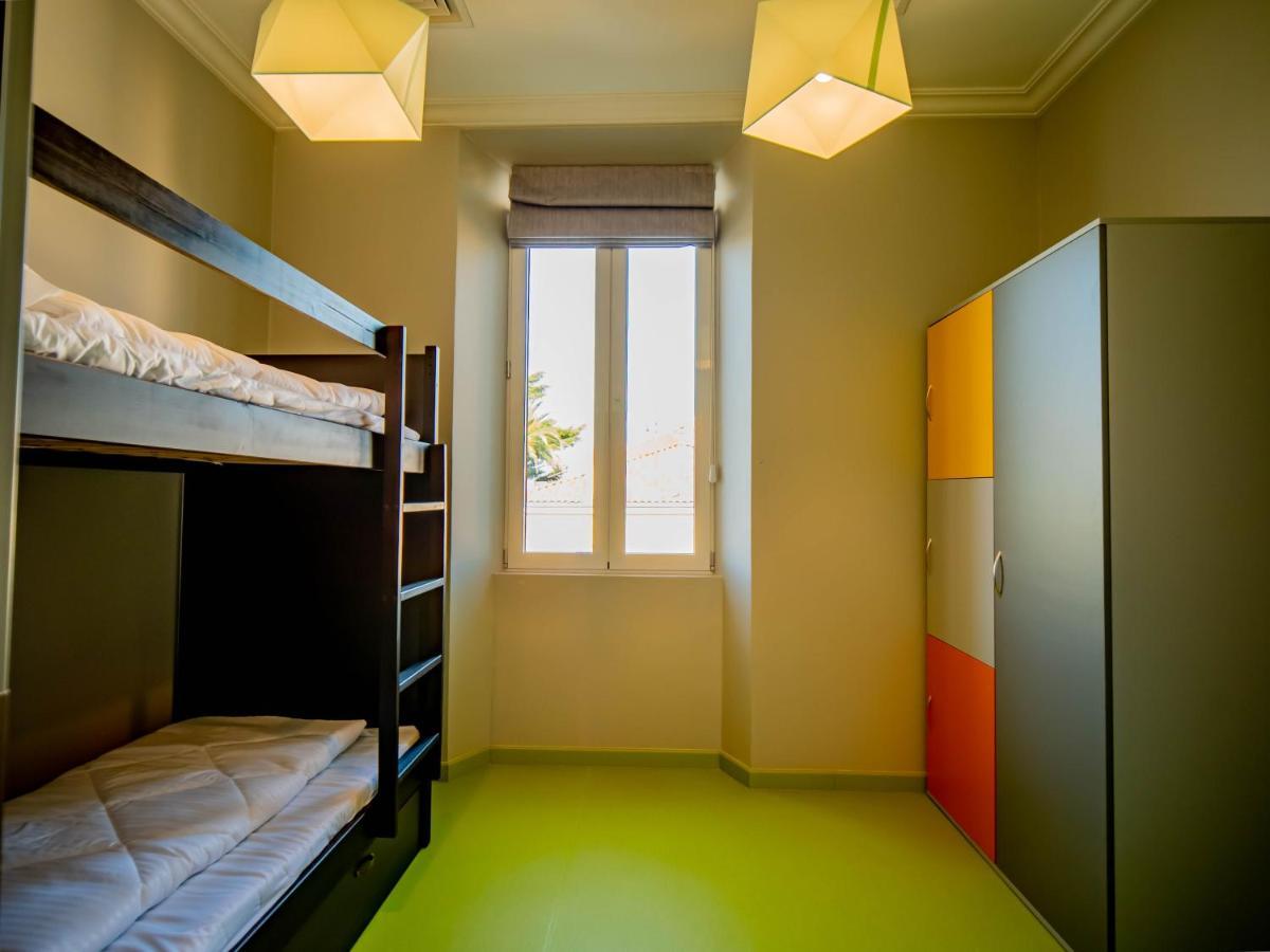 Banana'S Camp Hostel Cannes Exterior photo